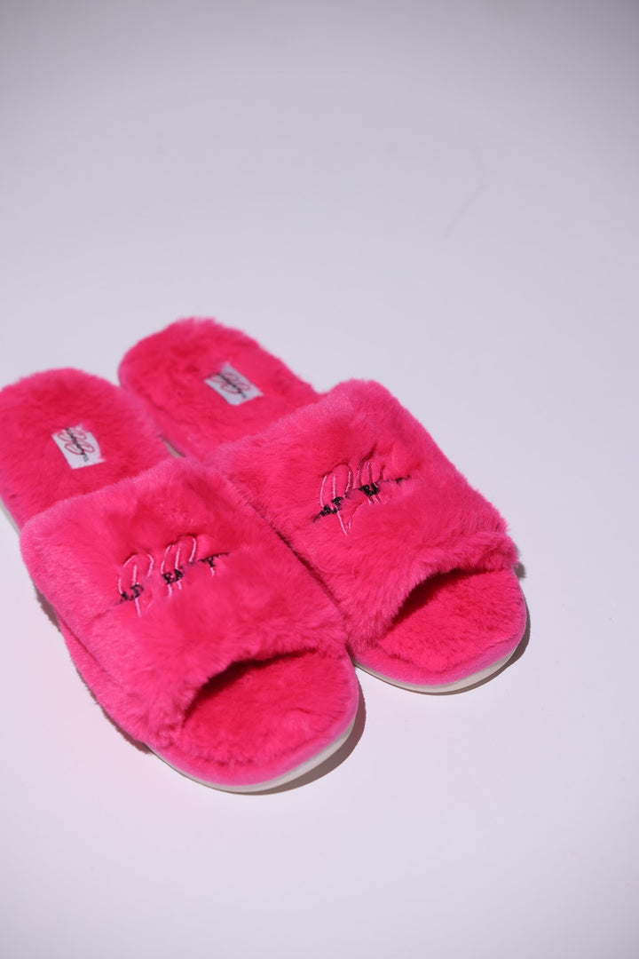 PINK SIGNATURE SLIPPERS