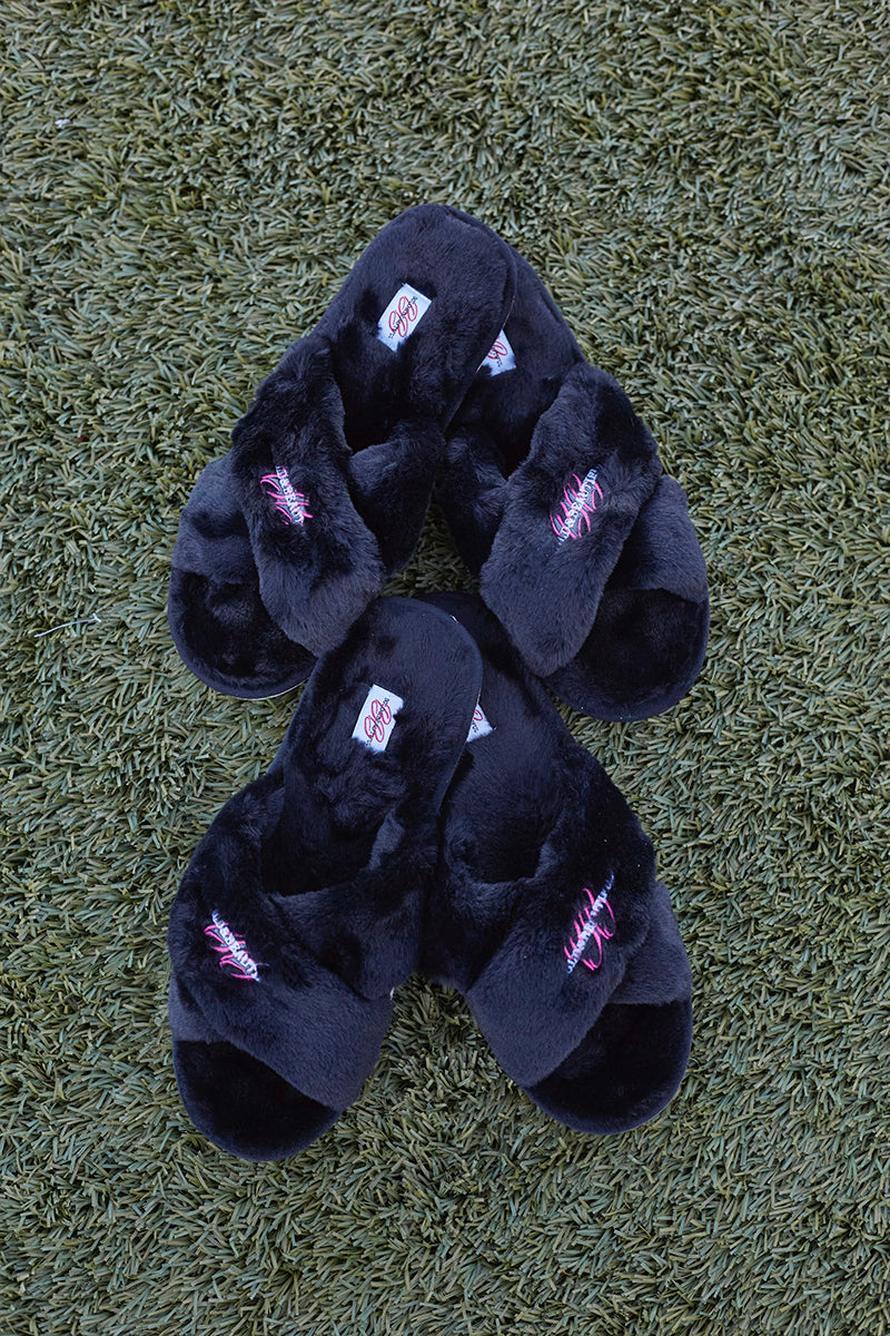 ONYX BLACK SIGNATURE SLIPPERS